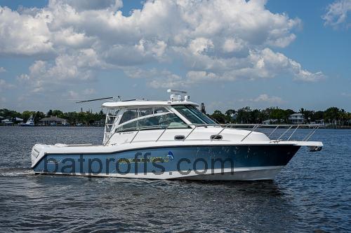 Boston Whaler 345 Conquest recensioner och tekniska specifikationer